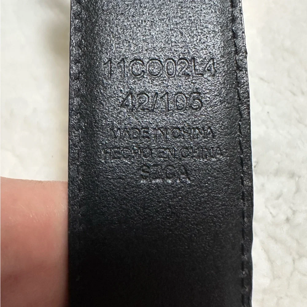 Columbia Men’s Black Belt w/Silver Buckle Size 42 - Leather